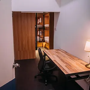 https://bluewaters-pods-38-hongkong-st.singapore-best-hotels.net