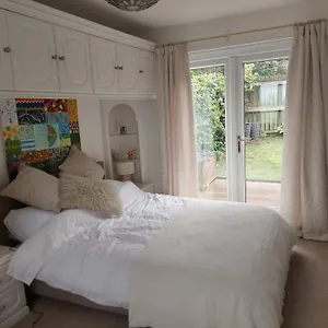 https://210-greenlea-court.yorkshirehotels.net