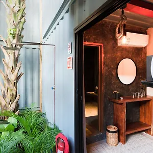 Meteora & Coffeehouse Albergue Tulum